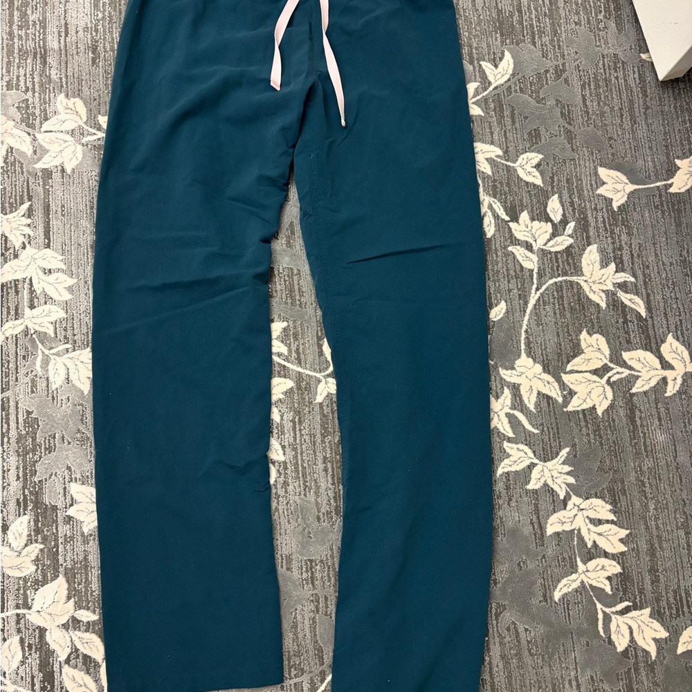 Figs Livingston Caribbean Blue Basic scrub pant